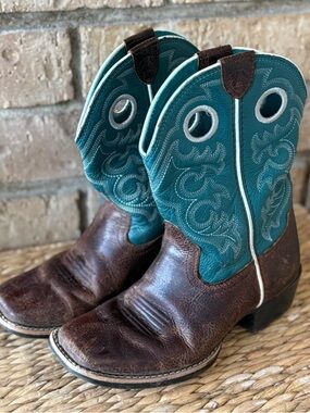 Ariat Brown and Teal Kids Western Boots. Cowboy boots.